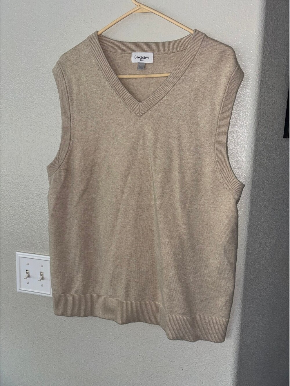 Goodfellow & Co Men Large Beige Knit V-Neck Sweater Vest Tan